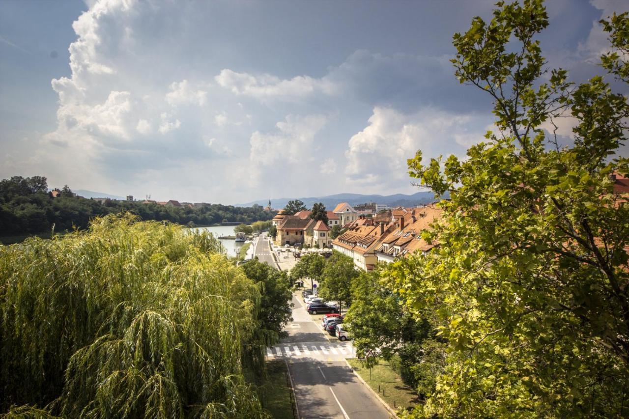 Amazing Apartment In Downtown Maribor Buitenkant foto